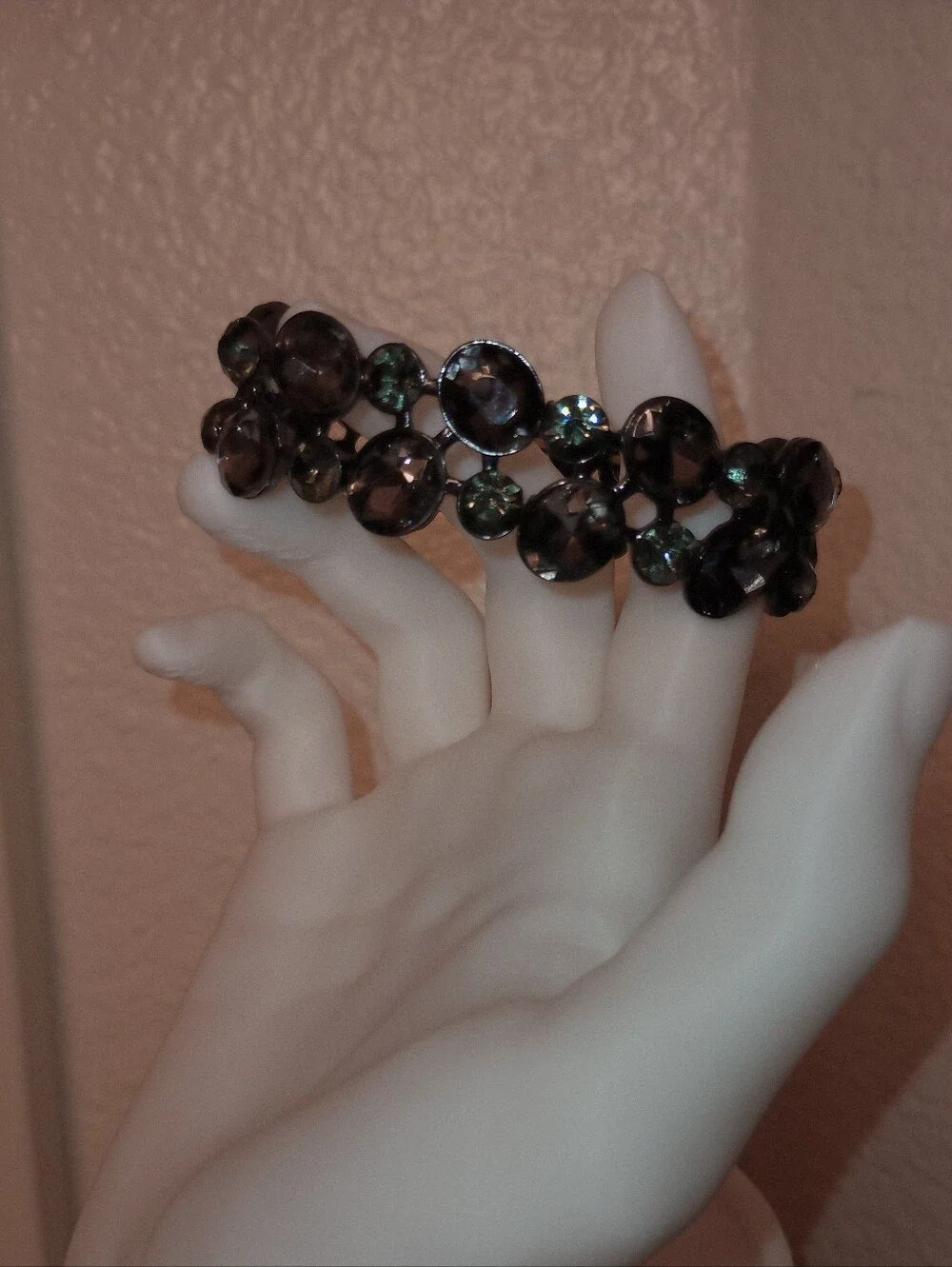 Grey Crystal And Gun Metal Cluster Stretch Bracelet